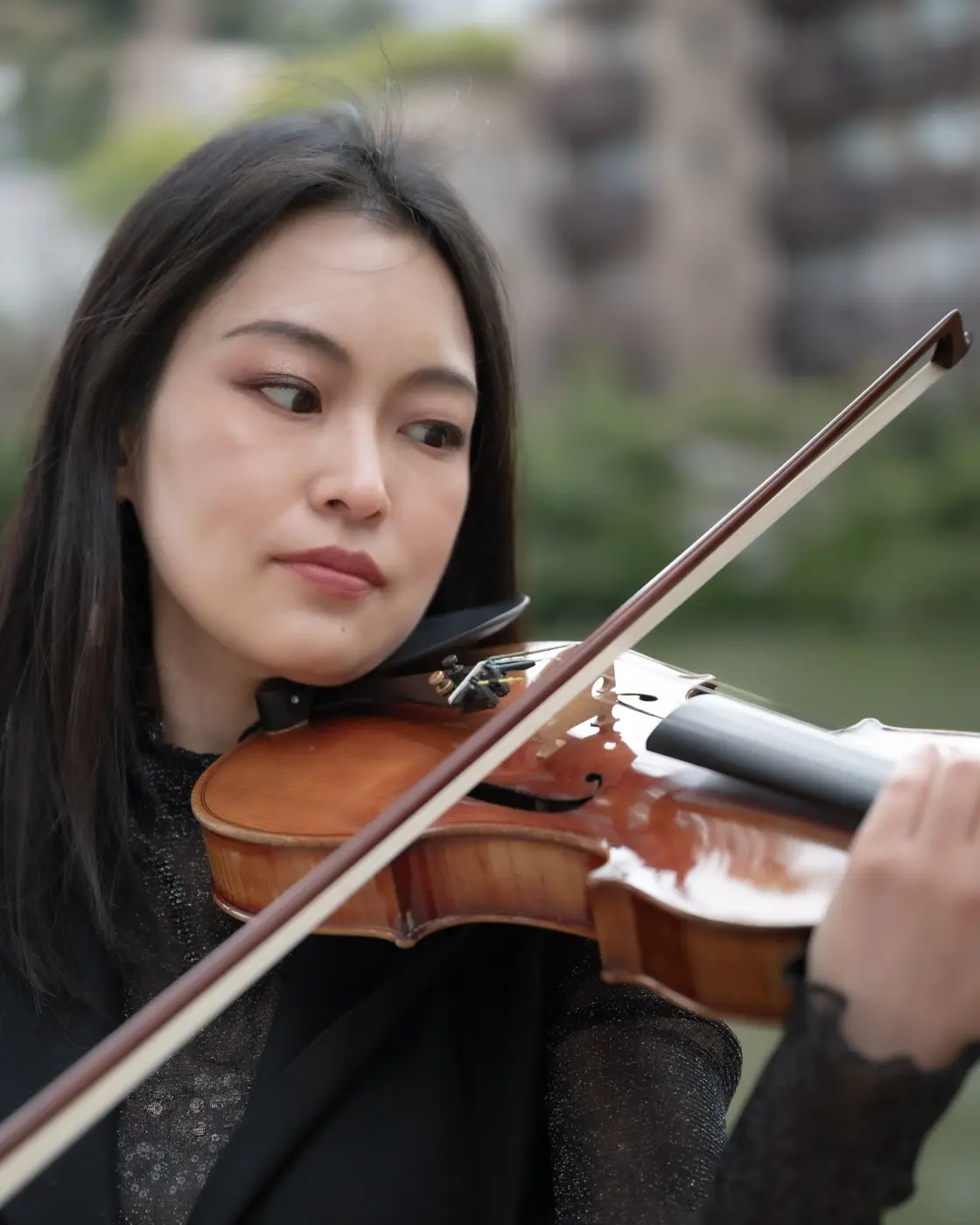 Side profile with violin